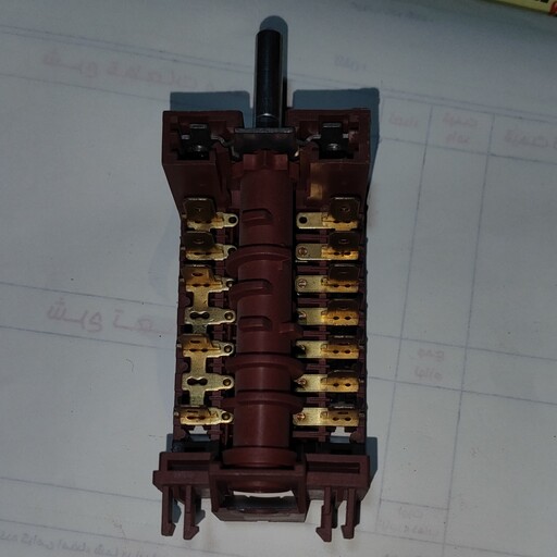  1.کلید سلکتور چند حالته مخصوص فر گازهای توکار  جنس پلاستیک سخت 