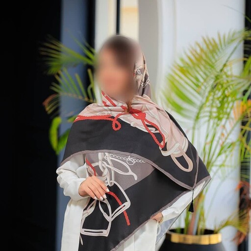 روسری نخی سیا اسکارف پاییزه منگوله دار قواره 140 دور دوخت  چاپ دیجیتال  کیفیت بی نظیر 