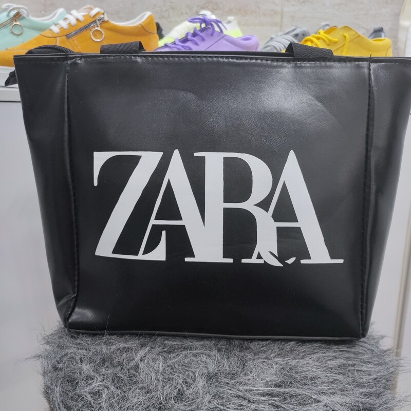 کیف بزرگ دوشی طرح زارا-رنگ مشکی-مناسب استفاده روزانه
