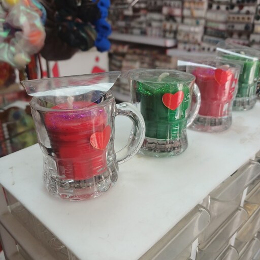 شمع های کوچک شیشه ای  در رنگ های مختلف  بادوام و زیبا  قابل سفارش در رنگبندی دلخواه 