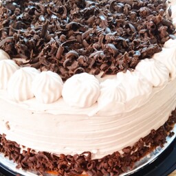 کیک شکلاتی بی بی از انواع کیک های کافی شاپی کیکی با طعمی جدید و بسیار لذیذ و مناسب تولد و مهمانی های شما عزیزان