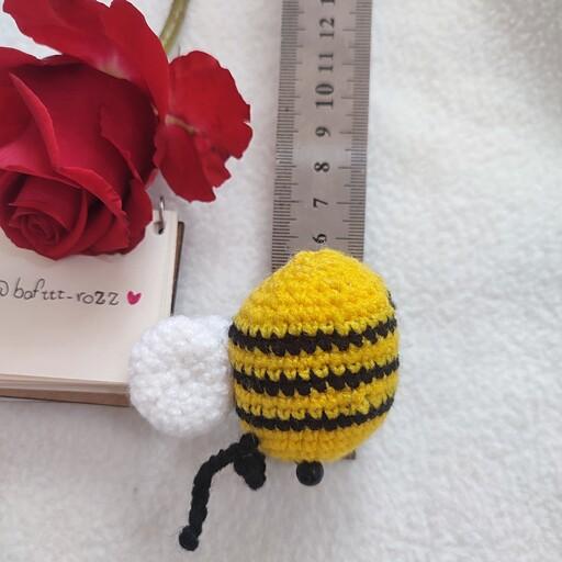 عروسک زنبور  عسل فانتزی 6 سانتی متری  با رنگ زرد و مشکل مناسب برای آویز کیف و کلید و....
