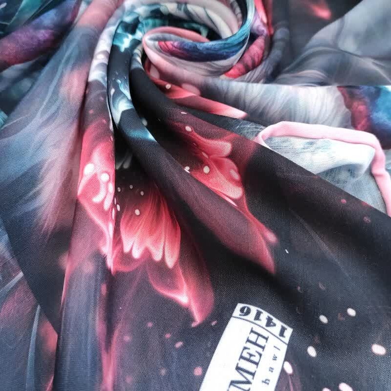 روسری نخی دیجیتال قواره بزرگ در حد 140 دستدوز خوش ایست جنس و کیفیت بسیار عالی 