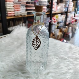 بطری آب شیشه ای با در چوب پنبه و گردنبند