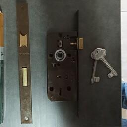 قفل درب چوبی کلیدی میلاک