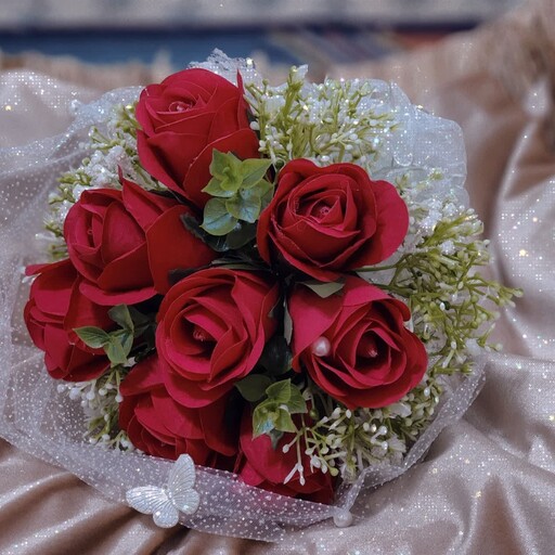 دسته گل عروس گل رز قرمز 