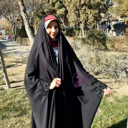 چادر مشکی  جده کیانا گلدوزی حجاب صفری همراه با ضمانت شست شو و ارسال رایگان و هدیه و تضمین دوخت و کیفیت پارچه 
