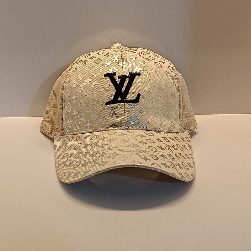  کلاه شاین LV در دو رنگ کرم مشکی با کیفیت عالی مطابق عکس 