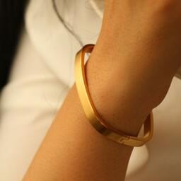 دستبند النگویی استیل، در دو رنگ طلایی و نقره ای.  رنگ کاملا ثابت