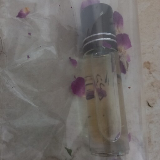 عطر  طبیعی نرگس