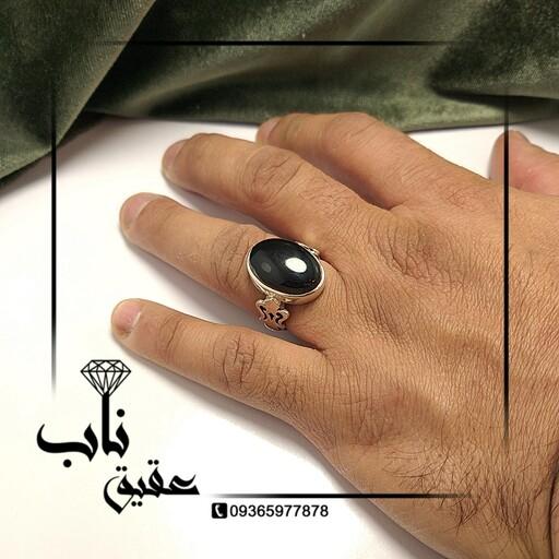 انگشتر مردانه نقره عقیق مشکی یمنی دستساز با حرز امام جواد ع و خاک کربلا 