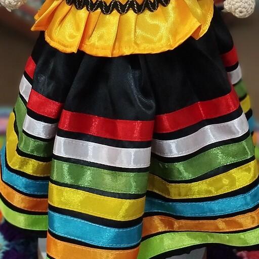 عروسک دختر با لباس محلی