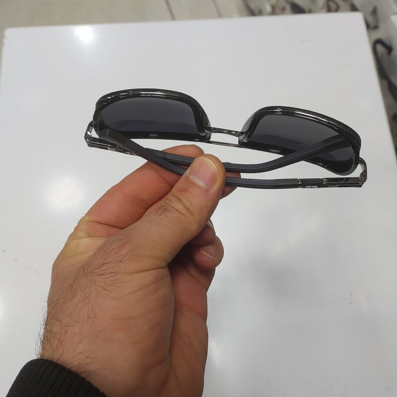 عینک آفتابی اسپرت بغل دار مارک ریبن عدسی یووی 400 و پلاریزه (رنگ مشکی)
