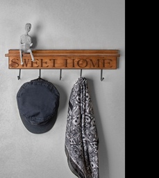 آویز چوبی لباس و کلاه و ماگ چوبی با آویزهای فلزی