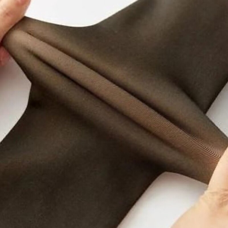 جوراب شلواری ترک  توکرکی سه بعدی با خز کرمی که مثل جوراب شلواری شیشه ای دیده می شود