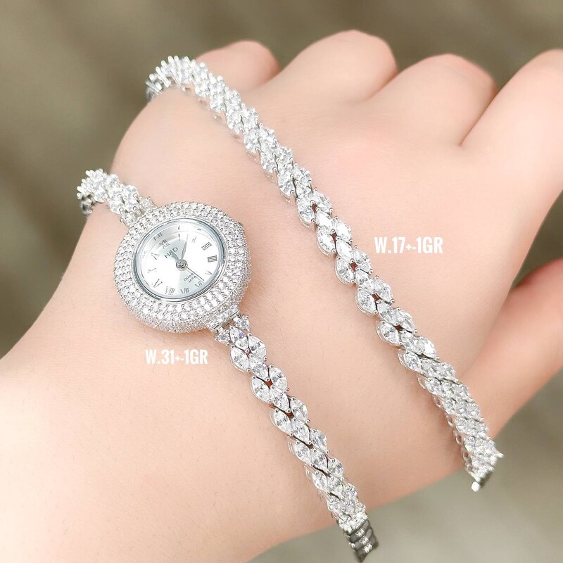 ساعت نقره زنانه همراه با ست دستبند با روکش طلای سفید 