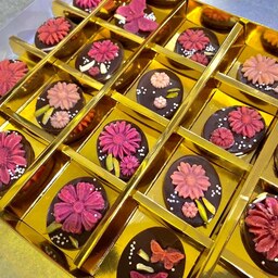 شکلات هدیه کاکائویی دست ساز فانتزی خانگی شوکوماه رنگی20عددی جعبه طلایی بدون رنگ مصنوعی