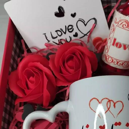 باکس هدیه شکلات گل رز سرخ کادو جعبه تولد ولنتاین عاشقانه سالگرد عقد ازدواج عروسی 