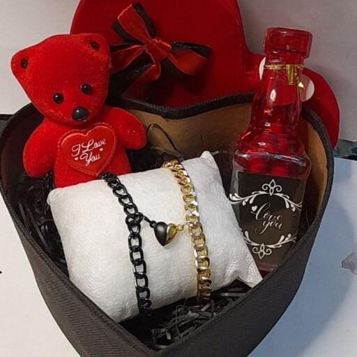 کادو ولنتاین باکس کادویی روز زن هدیه  دستبند ست خرس شیشه شکلات