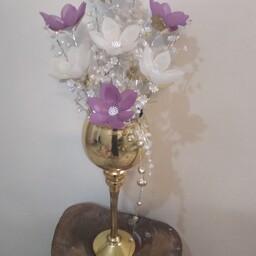 گل کریستال کار شده در .لدان پایه بلند ابکاری شده با رنگ طلای گل لاله مات در دو رنگ بنفش ونباتی  