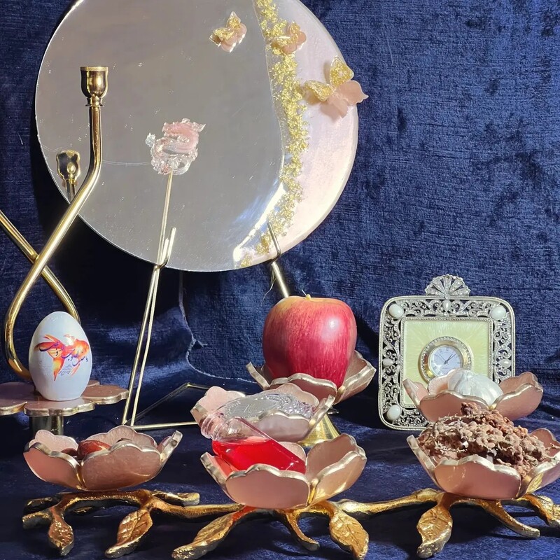 هفت سین گلبهی هلویی رزینی گل بهاری لوتوس با آینه و شمعدان