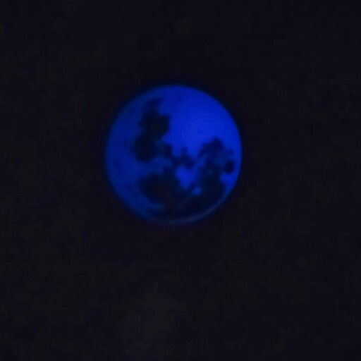 گردنبند ماه شبتاب به رنگ آبی با پلاک و زنجیر استیل رنگ ثابت
