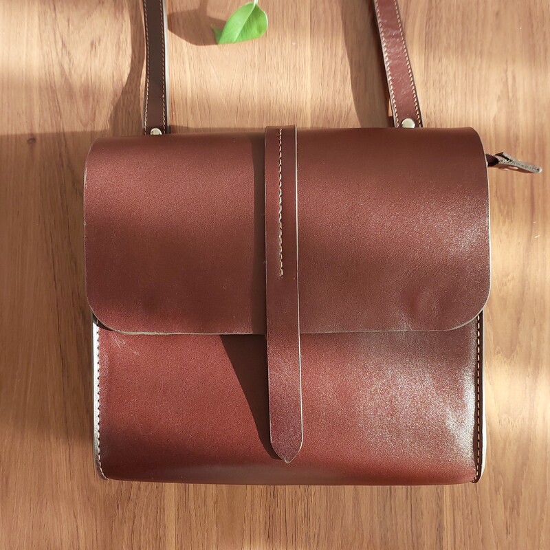 کیف دانشجویی چرم طبیعی کیف زنانه چرمی کیف چرمی دوشی