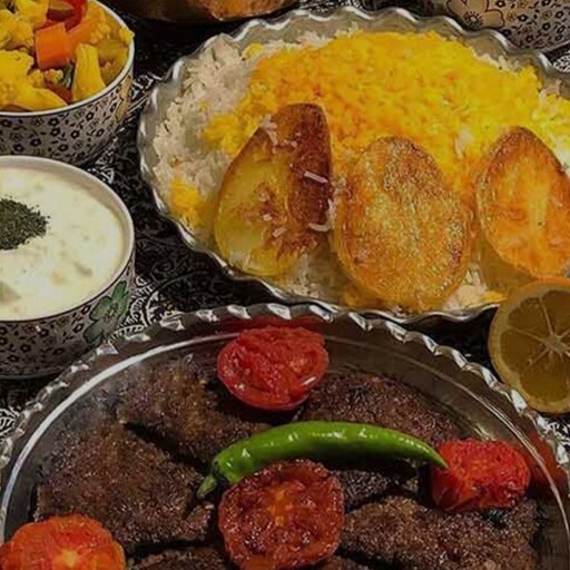 کباب تابه ای با سیب زمینی و گوجه سرخ شده  