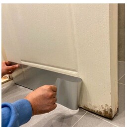 برچسب  درب حمام وتوالت  ،،،با کمک این برچسب  پایین دربهای حمام وتوالت که بر اثر اب  وبخار خراب شده پوشانده میشود 