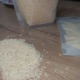 برنج طارم کشت اول با شرط پخت .بو فراوان طعم عالی 