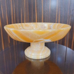 ظرف سنگی پایه دار از سنگ مرمر پرتقالی
