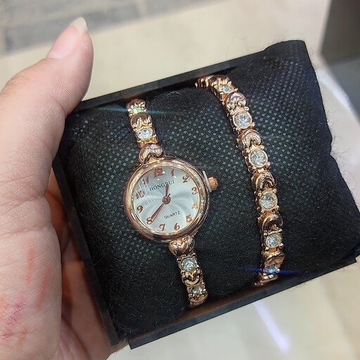 ساعت استیل زنانه رنگ ثابت با ست دستبند