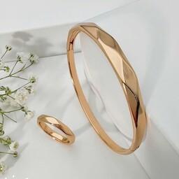 دستبند النگویی و انگشتر ژوپینگ آیینه ای  رنگ ثابت  بدون حساسیت کیفیت فوق العاده ابکاری طلا پهنا ی دستبند 6 میل
