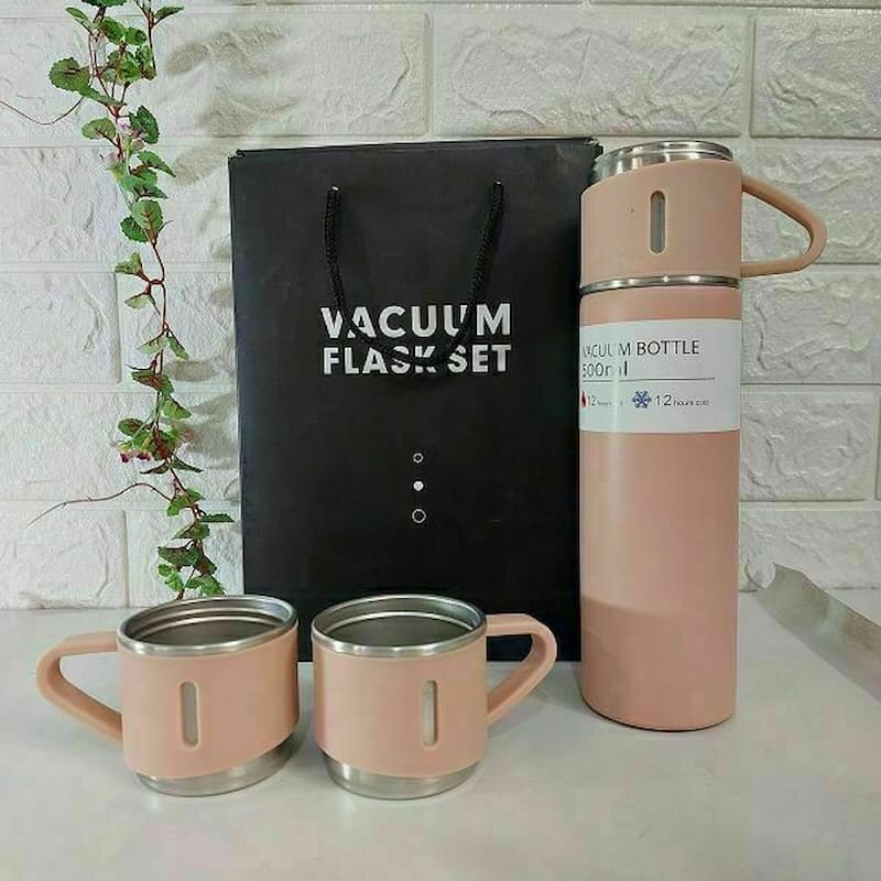 فلاسک نیم لیتری کادویی 3 کاپ VACUUM به قیمت عمده به همراه سه لیوان