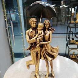 مجسمه خانواده چتردار پلی استری رنگ ثابت باکیفیت عالی