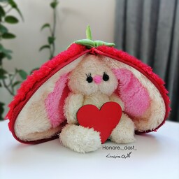 عروسک خرگوش ترند ولنتاین  خرگوش زیپ دار  عروسک پولیشی خرگوش توت فرنگی   هدیه سیسمونی عروسک خرگوش سوپرایز قرمز قلب دار