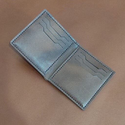 کیف پول جیبی مردانه دوخته شده با چرم گاوی رنگ قهوه ای