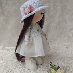 عروسک روسی کلاه سفید(اندازه 25 سانت) مناسب هدیه با بالاترین کیفیت و ارسال رایگان