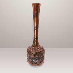 گلدان چوبی دست ساز ساخته شده از چوب درخت گردو دارای کنده کاری خاص 