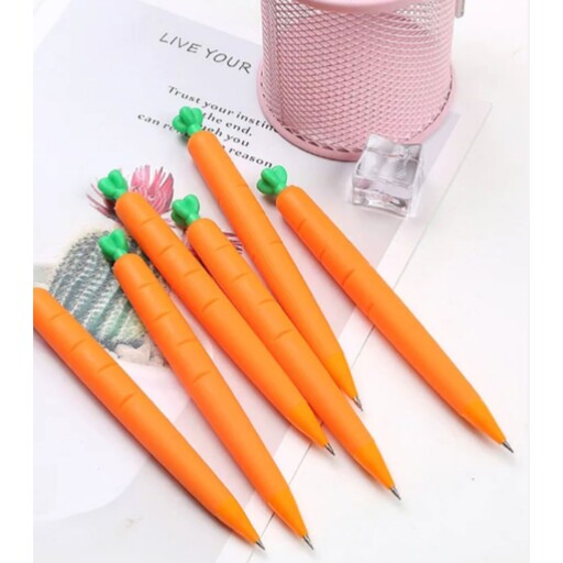 مداد نوکی یا اتود در طرح هویجی با نوک 0.7