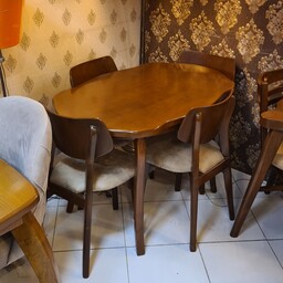میز و صندلی غذاخوری 4 نفره مدله میز ایتالیایی همراه با صندلی های اسپانیایی 