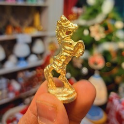 مجسمه اسب برنجی اصل تندیس اسب دونده فنگ شوییئ دکوری اسب فلزی کوچک مجسمه اسب فنگشوییئ دکوری برنجی استند اسب طلایی