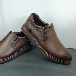 کفش مردانه چرم طبیعی مدل ترک ساده  کشی قهوه ای(6 ماه ضمانت ) با فاکتور