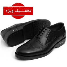کفش  مردانه  هشترک برند تات  رویه چرم  خارجی  ارسال رایگان  سایز 40 الی 44 با امکان تعویض سایز محصول آپ شاپ در باسلام
