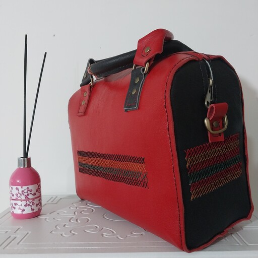 کیف دستی صندوقی زنانه چرم بزی دستدوز دوخت  تزئینی سنتی