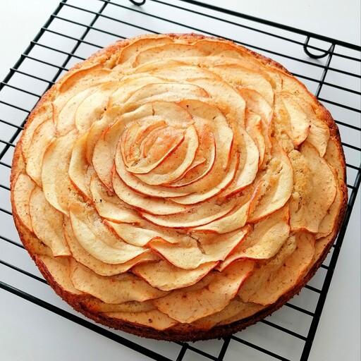 کیک خانگی سیب و دارچین