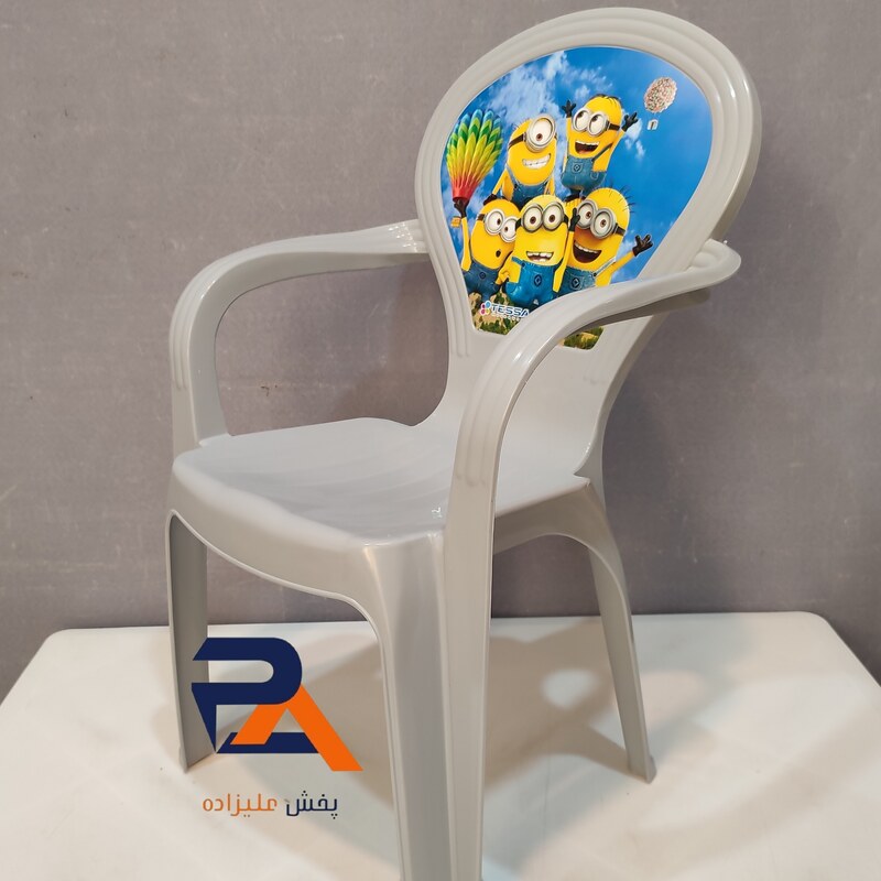 صندلی کودک از برند تسا پلاستیک با طراحی زیبا و رنگبندی مختلف باکیفیت عالی مقاوم