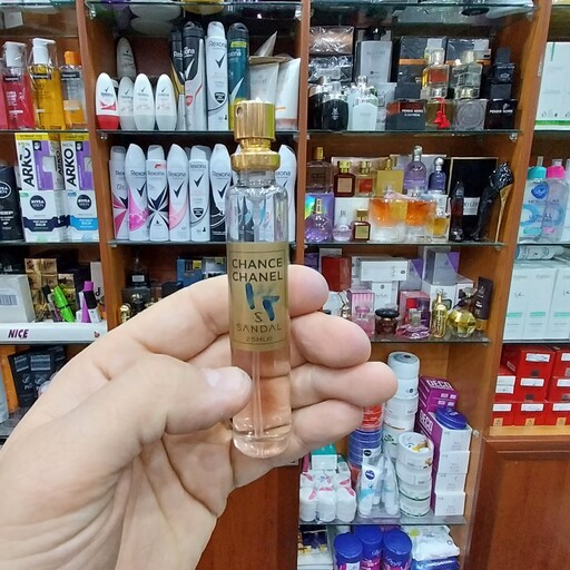 عطر 25 میل صندل زنانه با رایحه چنل چنس خنک و  ملایم  کمی شیرین  را ماندگاری طولانی خط بوی بالا 