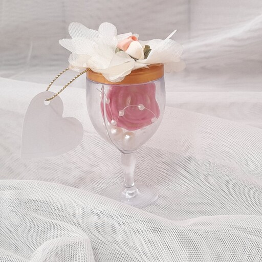 گیفت عقد و عروسی مدل جام همراه با شمع گل و مروارید 