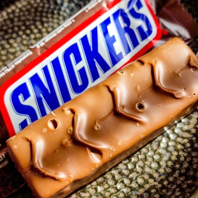 شکلات اسنیکرز  ( 50 ) گرمی با مغز بادام زمینی snickers
